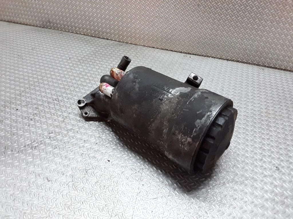 Oil filter mounting bracket – Renault Espace - Grand espace IV (2004-2014)