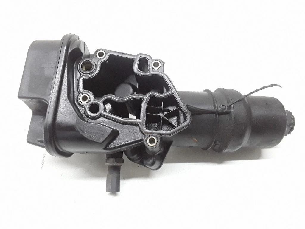 Oil filter mounting bracket – Volkswagen Eos (2006-2010)