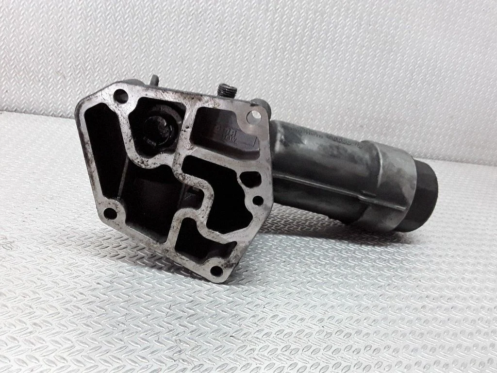 Oil filter mounting bracket – Seat Alhambra (Mk1) (1996-2010)