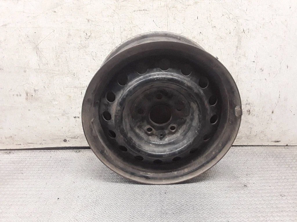 R15 steel rim – Toyota Avensis Verso (2001-2009)
