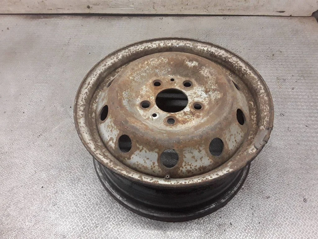 R15 steel rim – Iveco Daily 3rd gen (2000-2006)