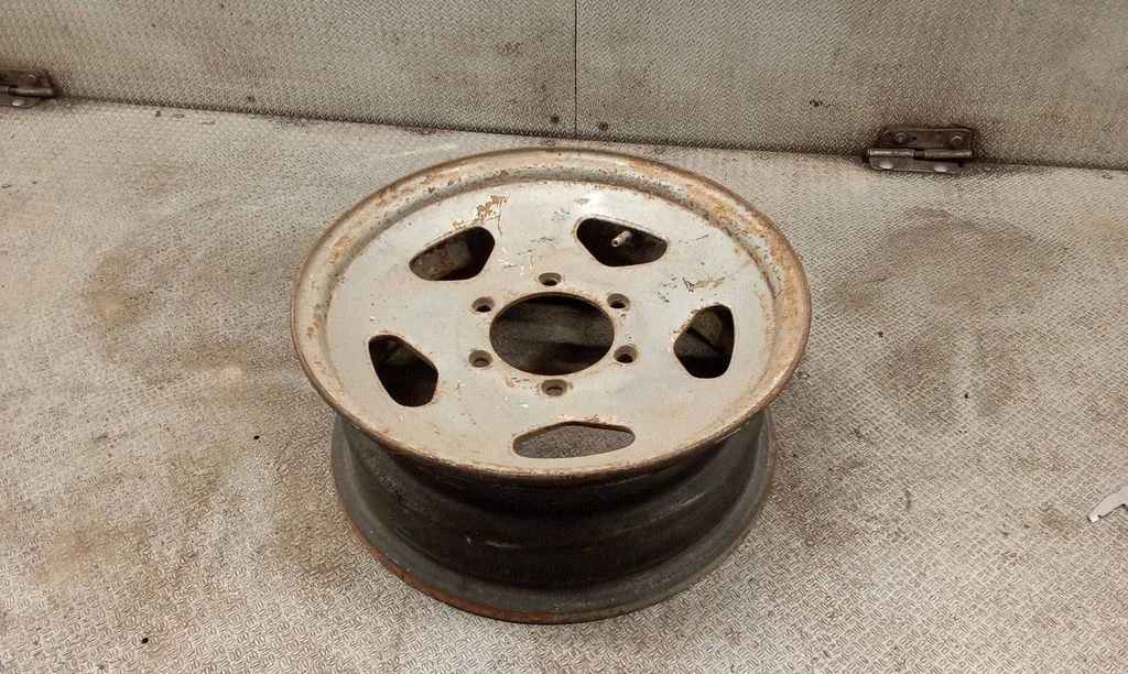 R15 terasvelg (-veljed) – Mitsubishi Pajero (1991-1999)