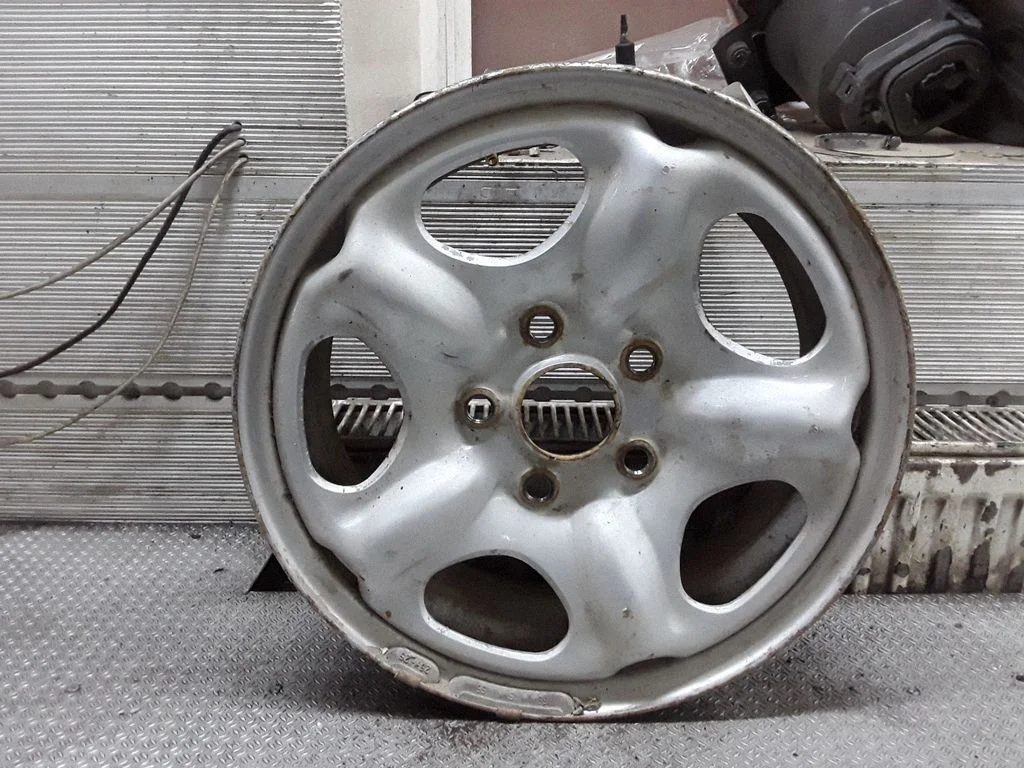 R15 steel rim – Land Rover Freelander (1996-2006)