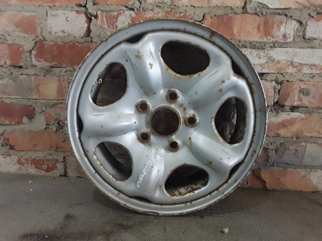 R15 steel rim – Land Rover Freelander (1996-2006)