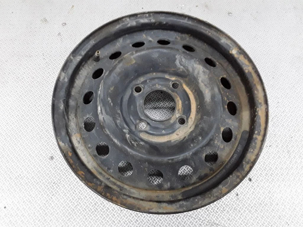 R15 steel rim – Nissan Almera N16 (2000-2010)