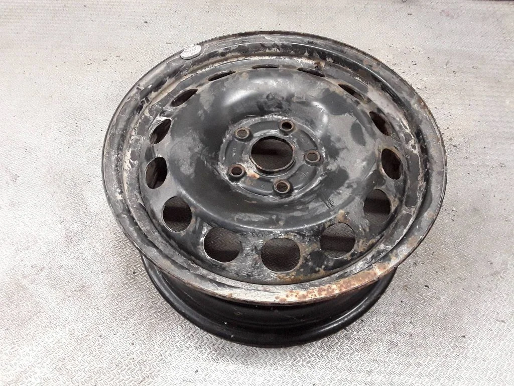 R16 tērauda štancētais disks (-i) – Volkswagen Passat CC (2008-2016)