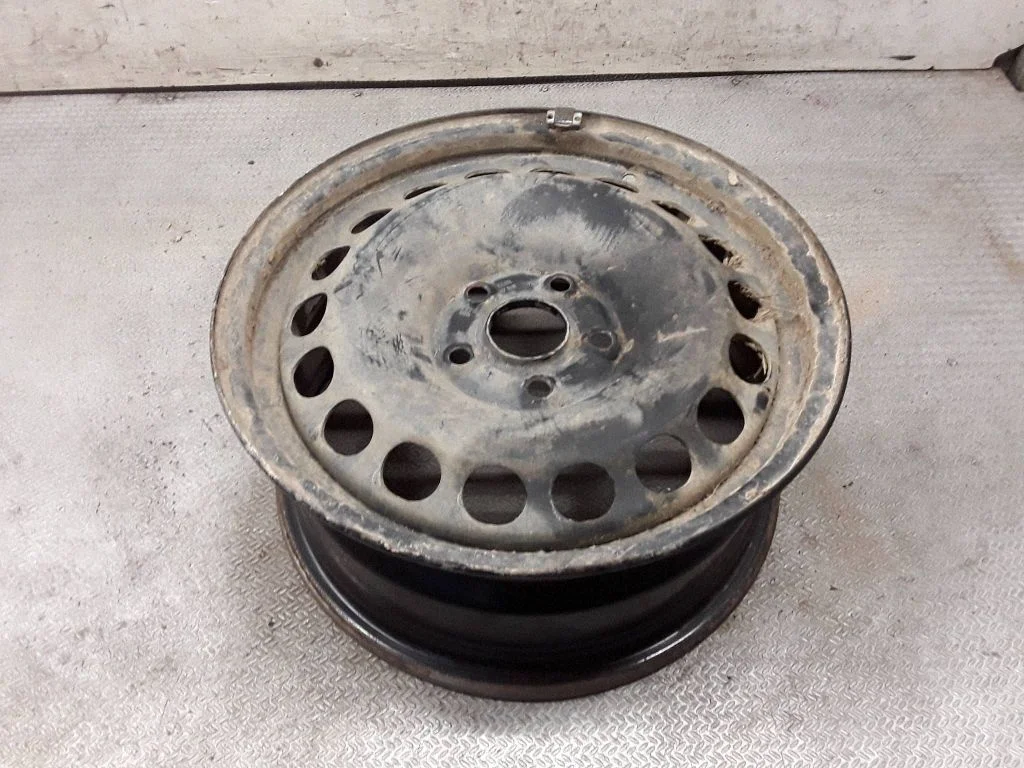R16 tērauda štancētais disks (-i) – Volkswagen Passat CC (2008-2016)