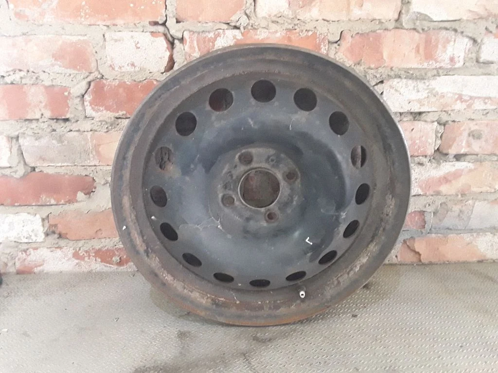 R16 steel rim – Renault Megane II (2002-2005)