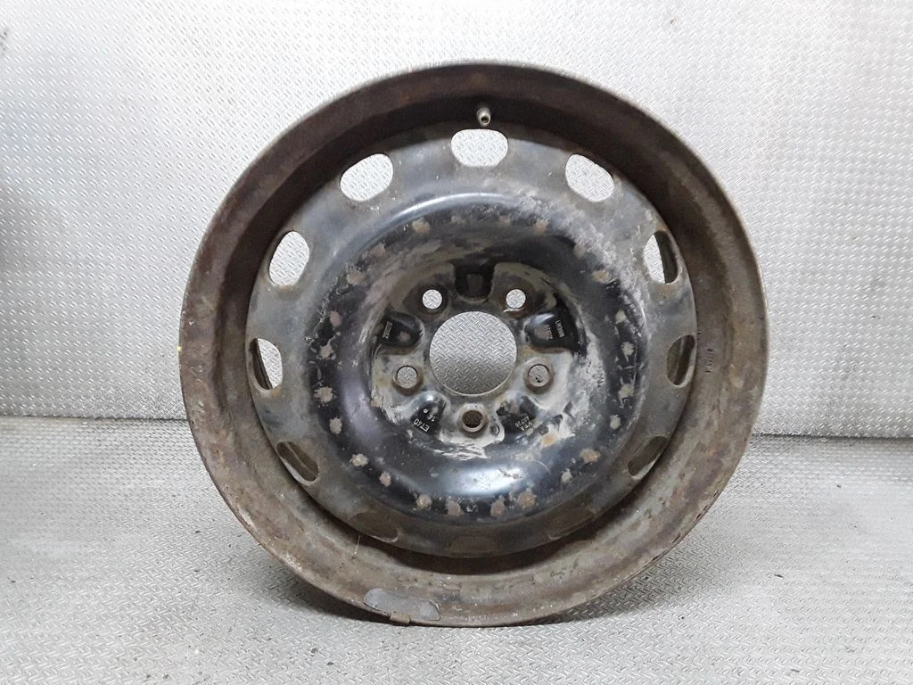 R16 steel rim – Chrysler Grand Voyager III (1995-2000)