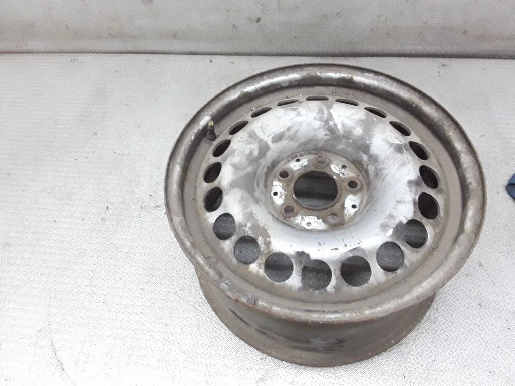 R16 tērauda štancētais disks (-i) – Mercedes-Benz E klase W211 (2002-2009)