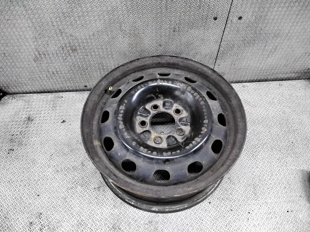 R16 steel rim – Chrysler Grand Voyager III (1995-2000)