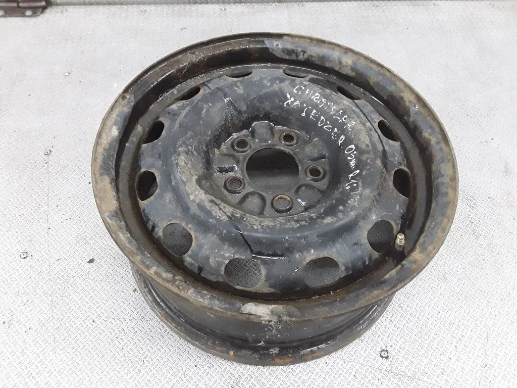 R16 steel rim – Chrysler Grand Voyager IV (2001-2007)