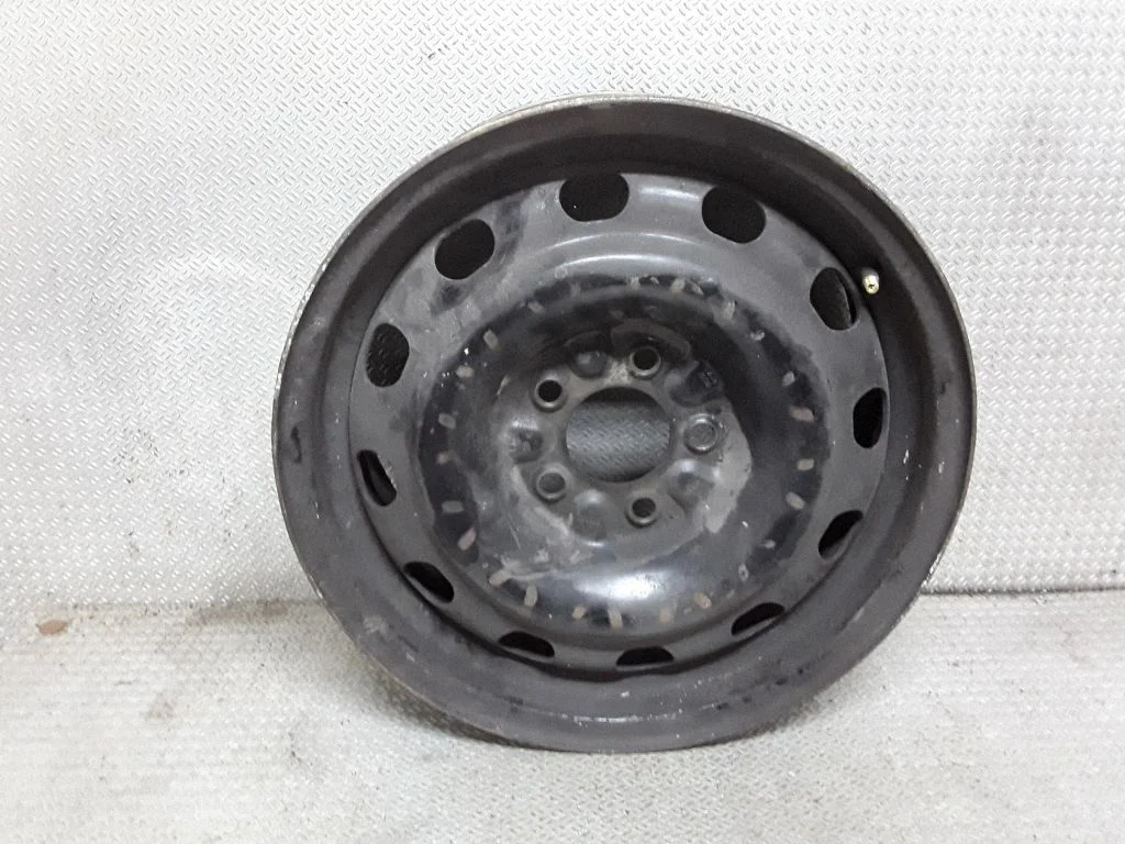 R16 steel rim – Chrysler Grand Voyager IV (2001-2007)