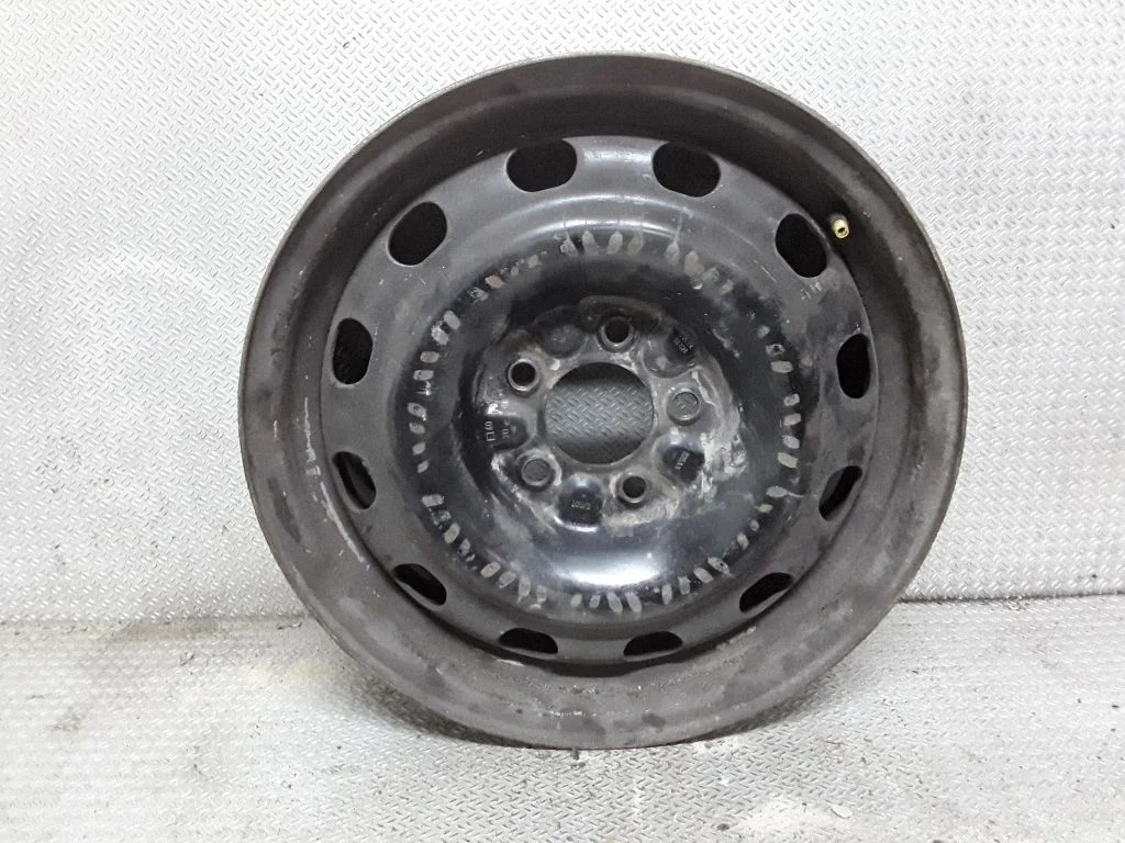 R16 steel rim – Chrysler Grand Voyager IV (2001-2007)