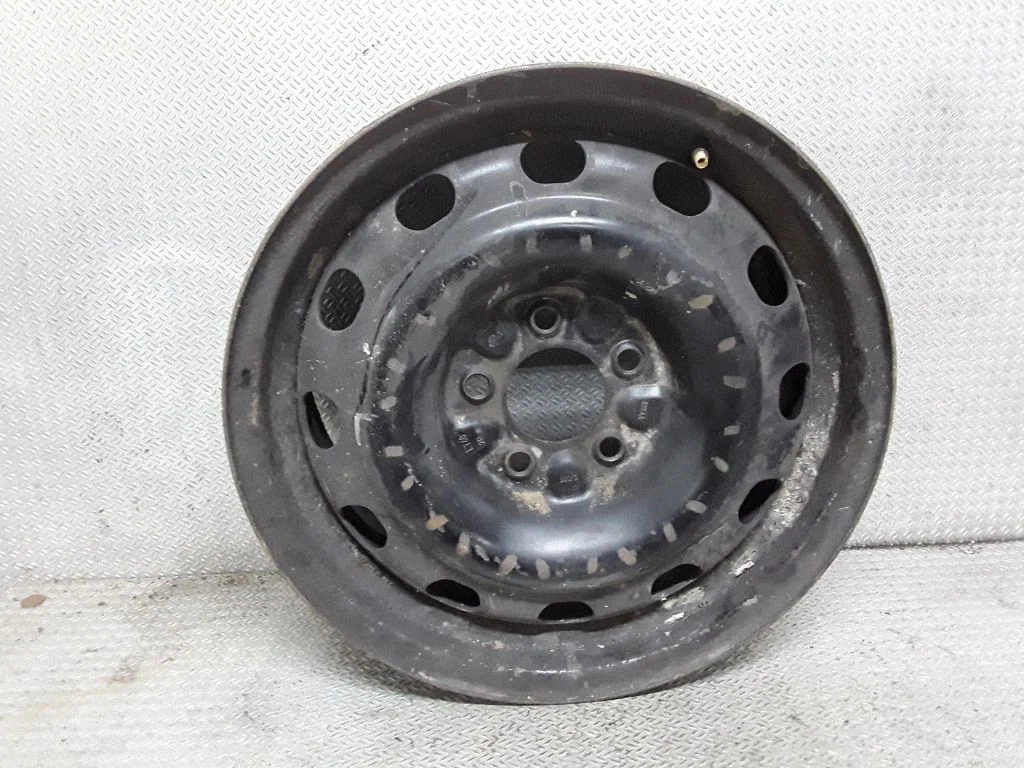 R16 steel rim – Chrysler Grand Voyager IV (2001-2007)