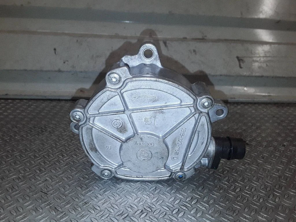 Vacuum pump – BMW 1 Series E81 E87 (2004-2011)