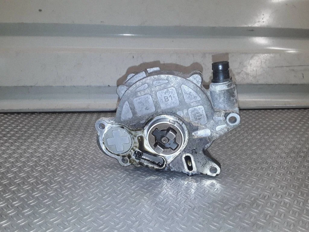 Vacuum pump – Skoda Roomster (5J) (2006-2015)