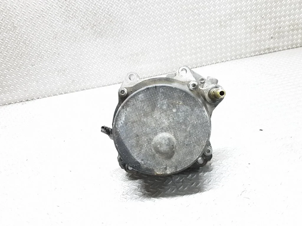 Vacuum pump – Opel Signum (2003-2008)