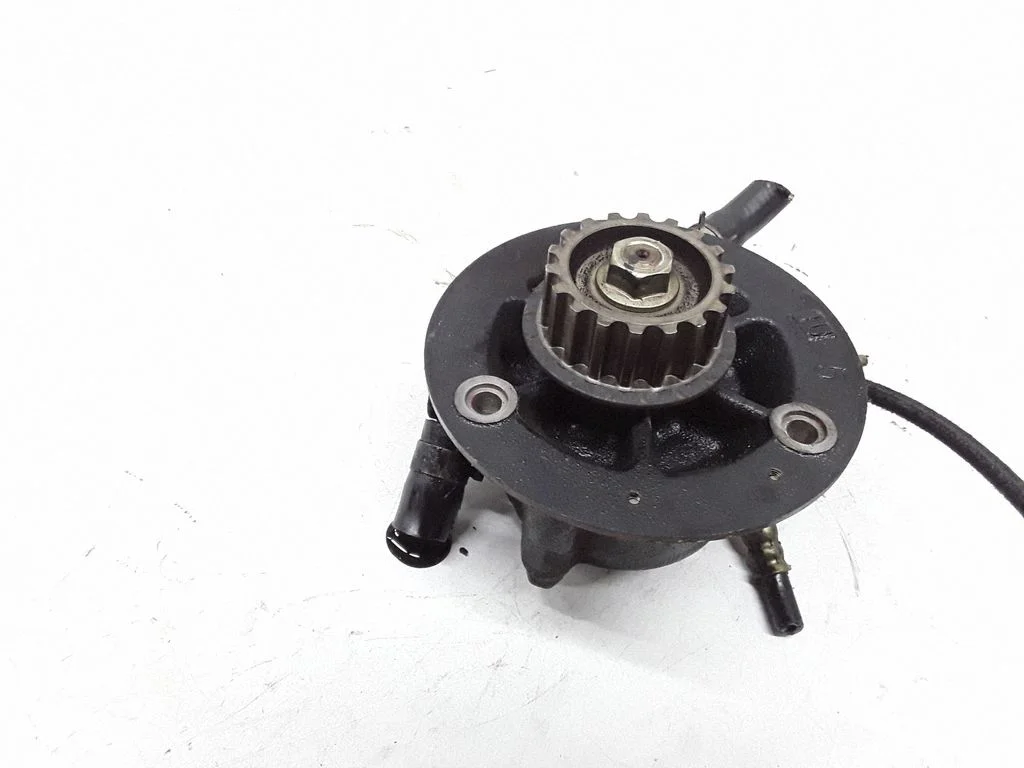 Vacuum pump – Nissan Primera (1997-1999)