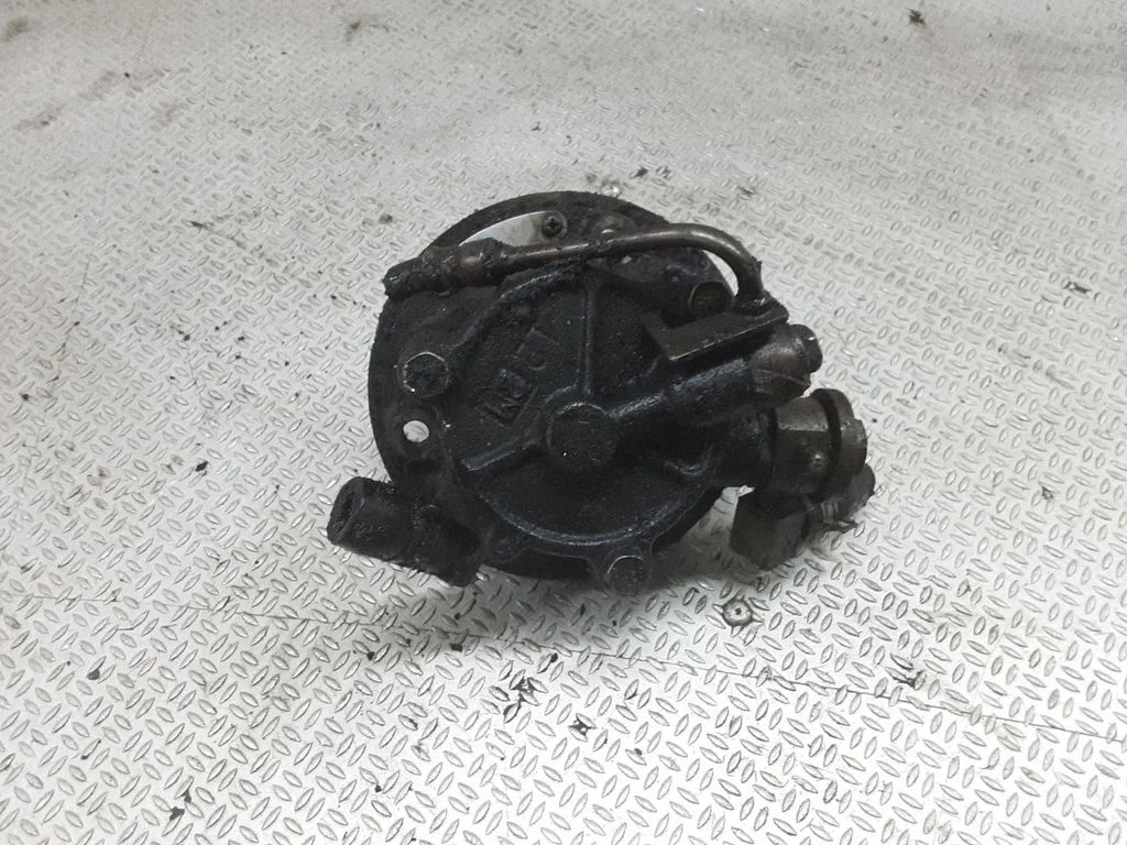 Vacuum pump – Nissan Primera (1997-1999)