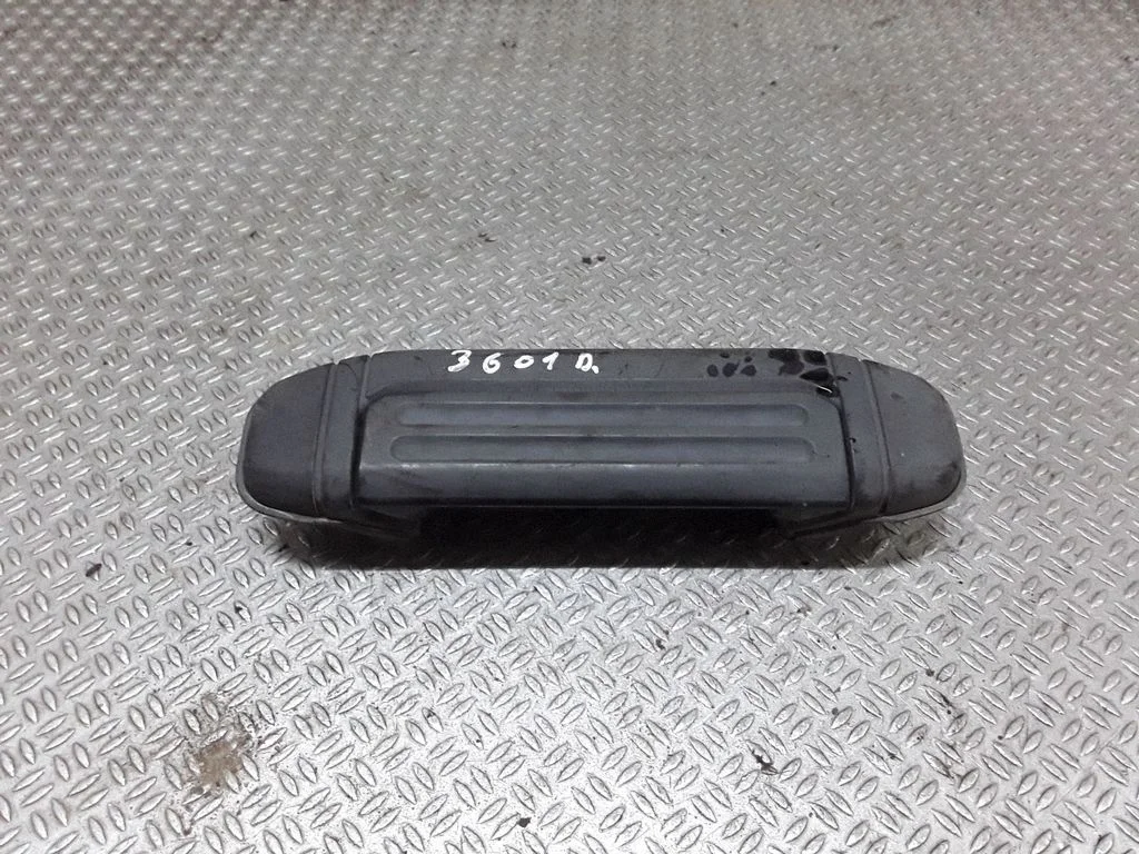 Front door exterior handle – Mitsubishi Pajero (1991-1999)