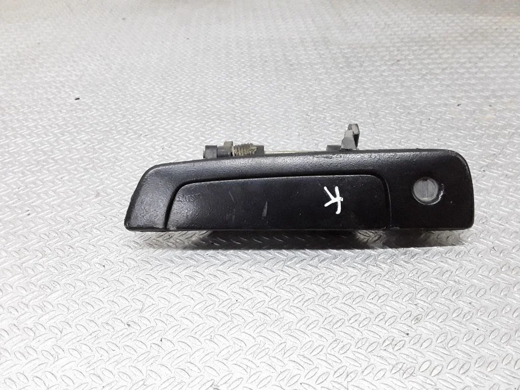 Front door exterior handle – Mitsubishi Pajero Sport I (1996-2008)