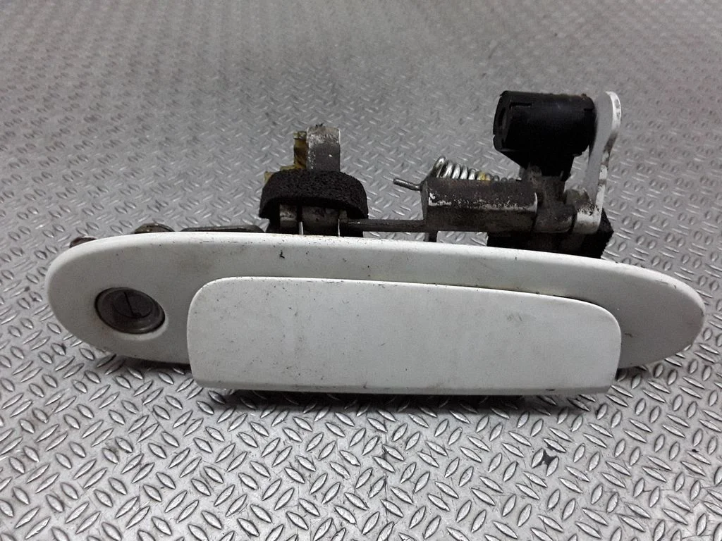 Front door exterior handle – Toyota Yaris Verso (1999-2005)