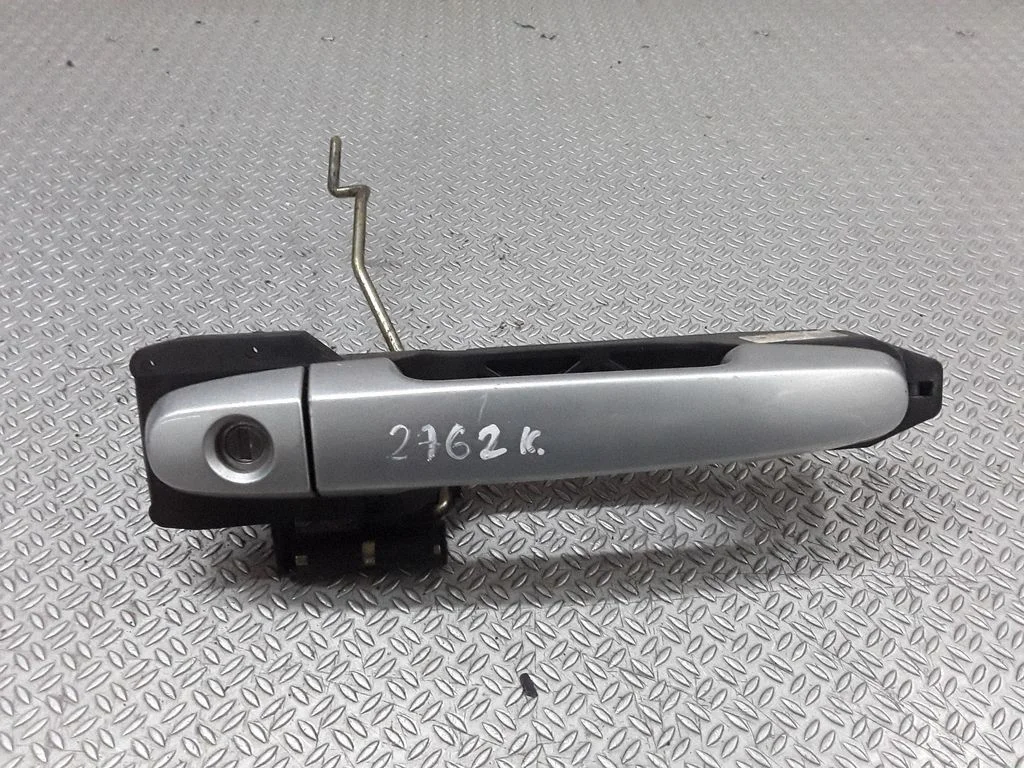 Front door exterior handle – Toyota Matrix (E130) (2001-2008)