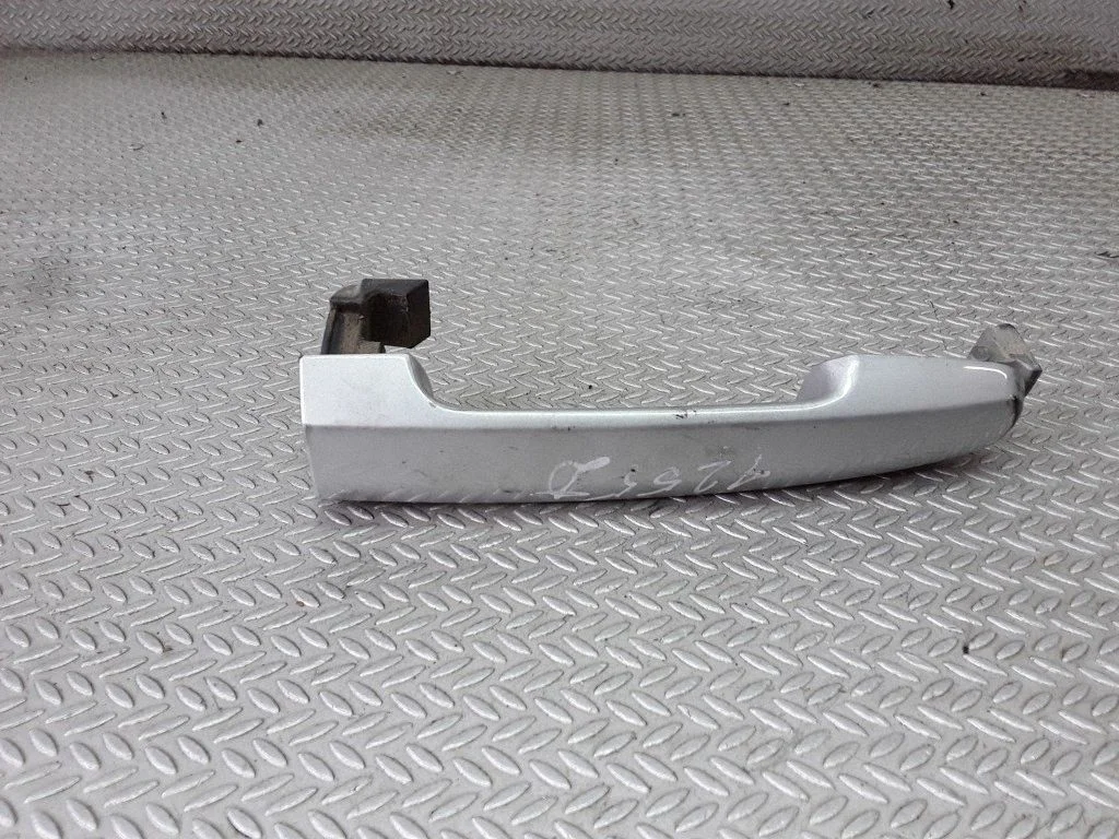 Ārējais atvēršanas rokturis – Toyota Yaris (2006-2011)