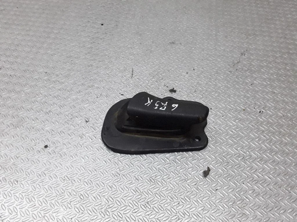 Klamka wewnętrzna drzwi przednich – Opel Corsa B (1993-2000)