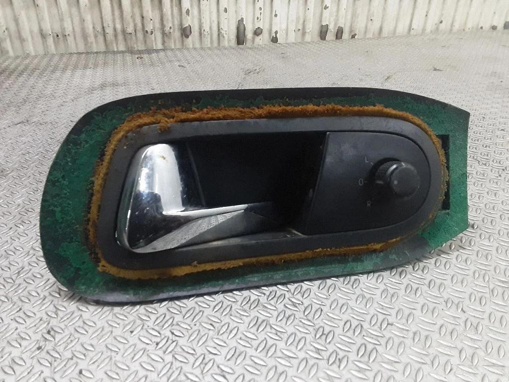 Front door interior handle – Ford Galaxy (2000-2006)