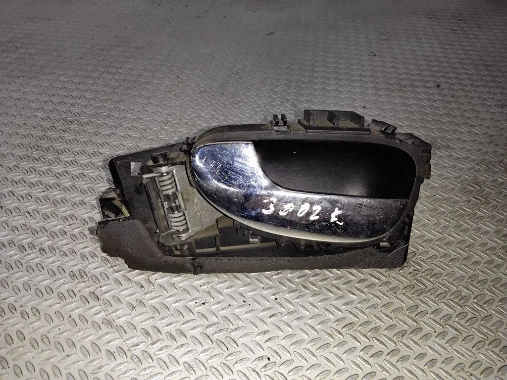 Front door interior handle – Peugeot 307 (2005-2008)