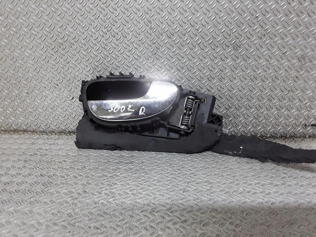 Front door interior handle – Peugeot 307 (2005-2008)