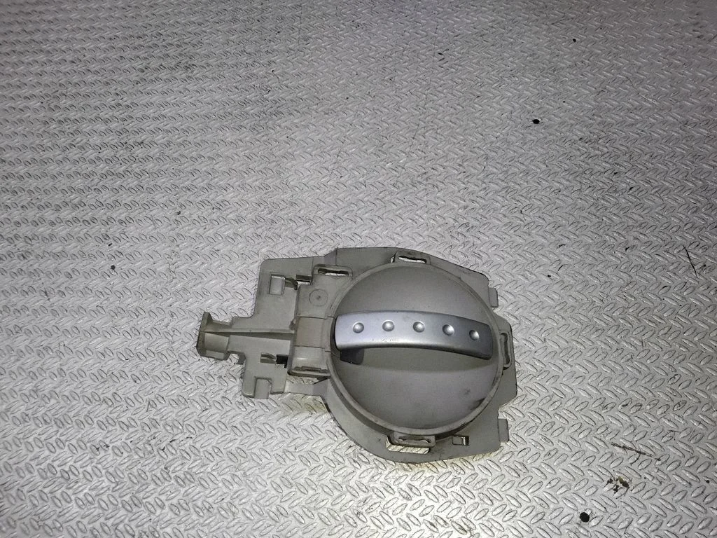 Esiukse sisemine käepide – Citroen C3 (2002-2004)