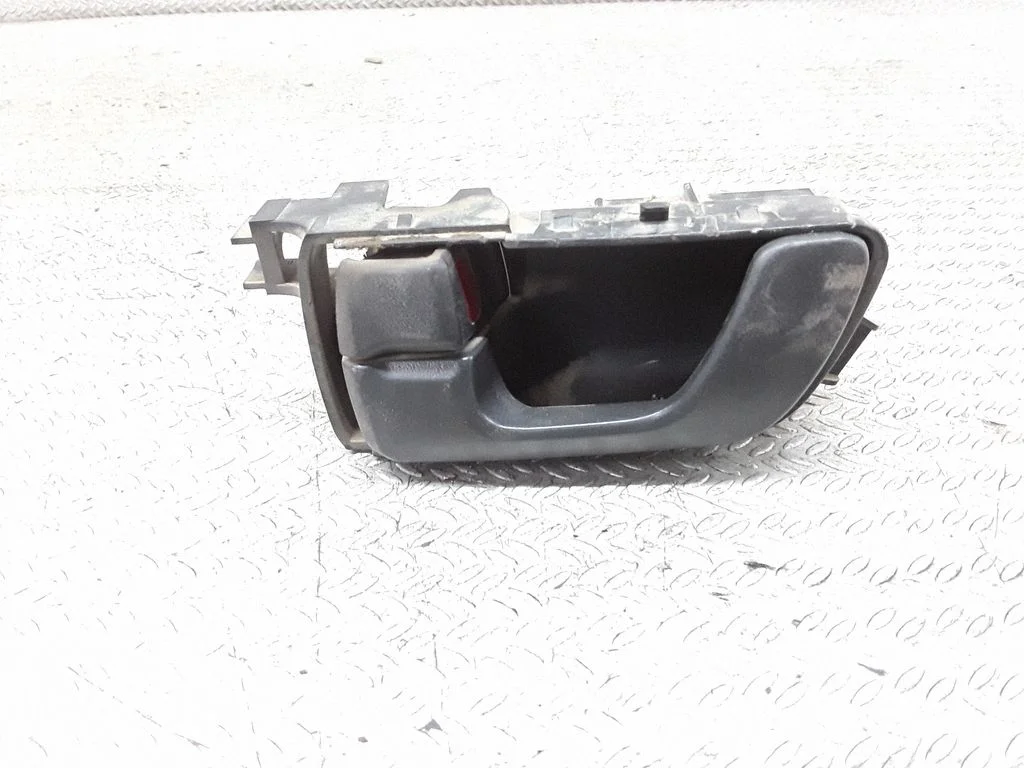 Esiukse sisemine käepide – Mitsubishi Pajero Sport I (1996-2008)