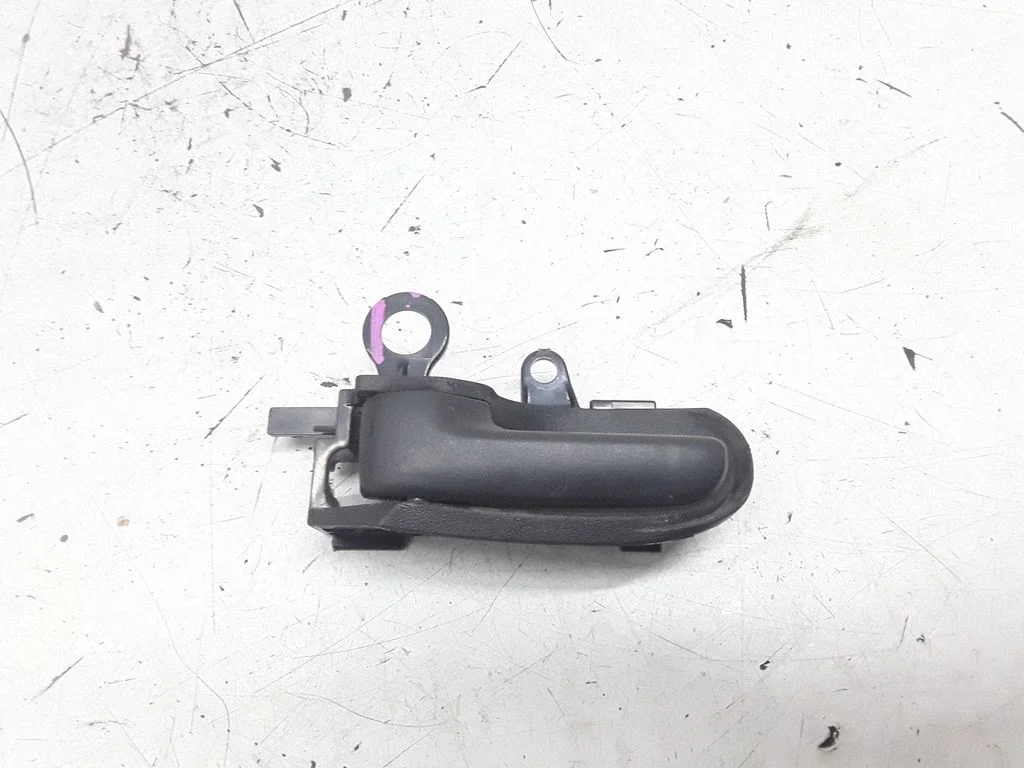 Front door interior handle – Toyota Yaris Verso (1999-2005)