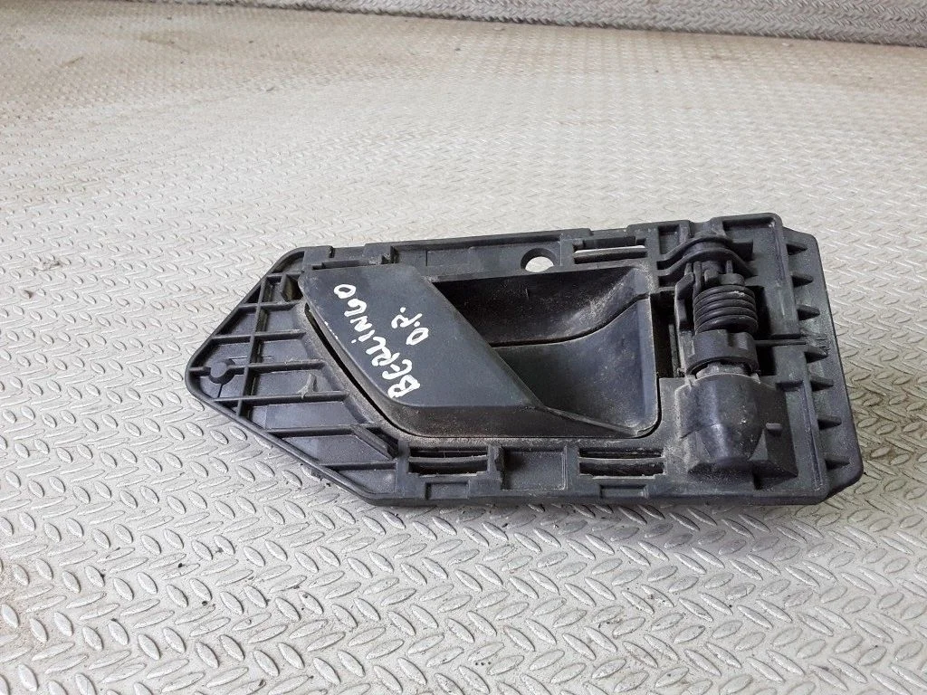 Esiukse sisemine käepide – Citroen Berlingo (1996-2002)