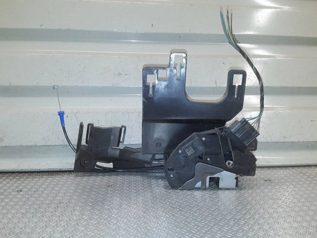 Esiukse lukk – Ford Fiesta (2009-2012)