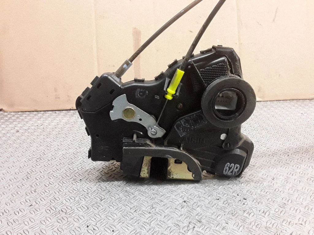 Front door lock – right