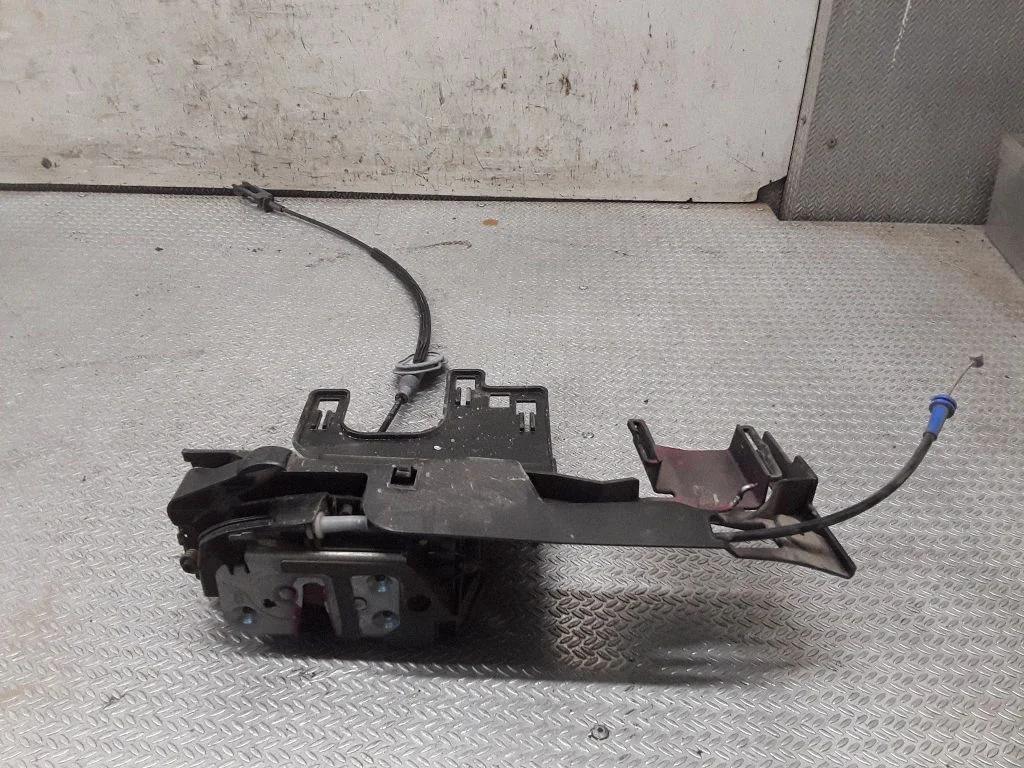 Esiukse lukk – Ford Fiesta (2009-2012)