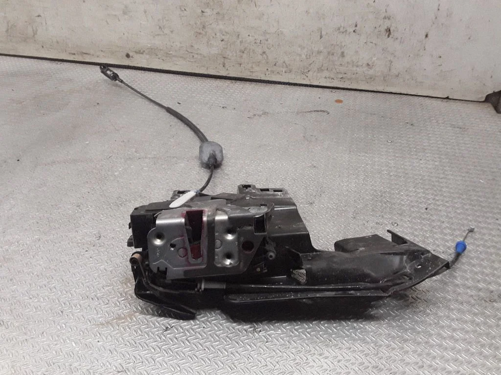 Esiukse lukk – Ford Fiesta (2009-2012)
