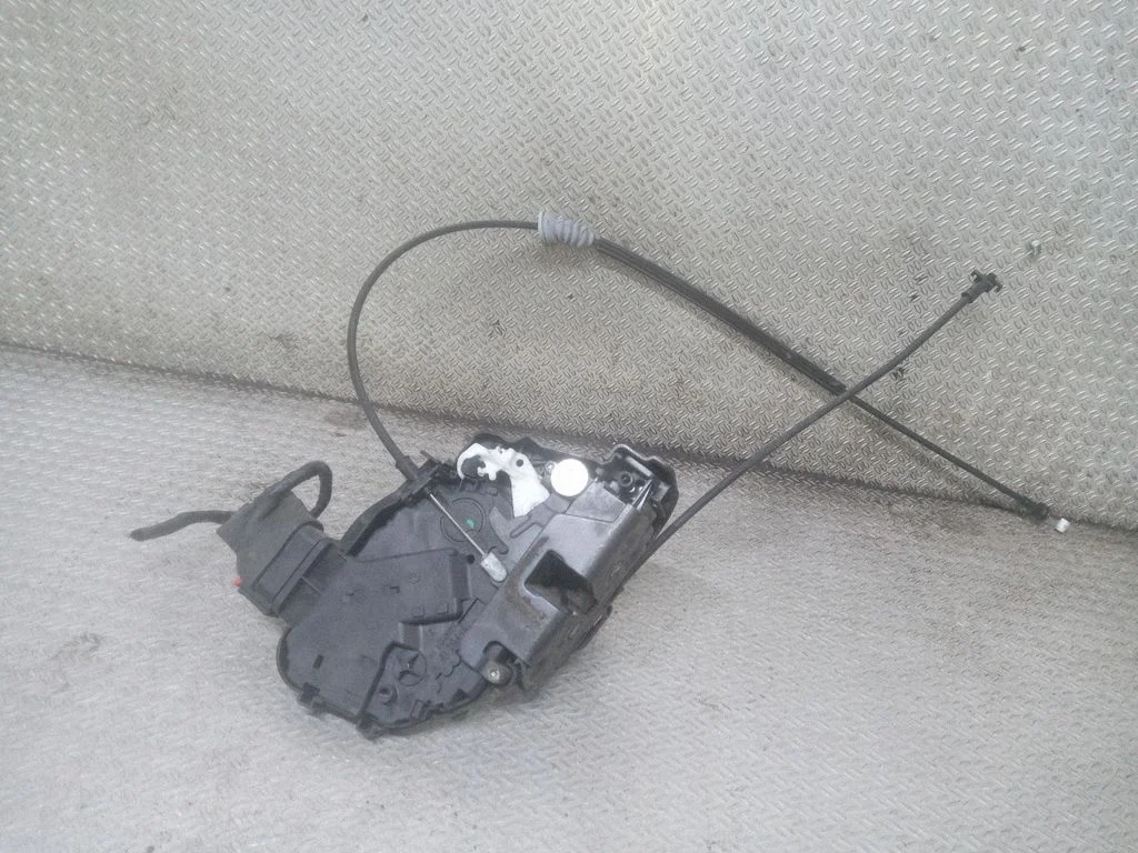 Front door lock – Volvo C30 (2007-2010)
