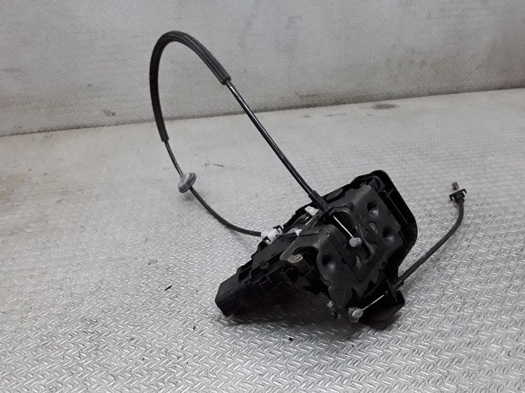 Front door lock – Ford Focus C-MAX (2003-2010)