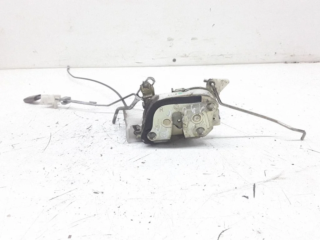 Esiukse lukk – Toyota Yaris Verso (1999-2005)