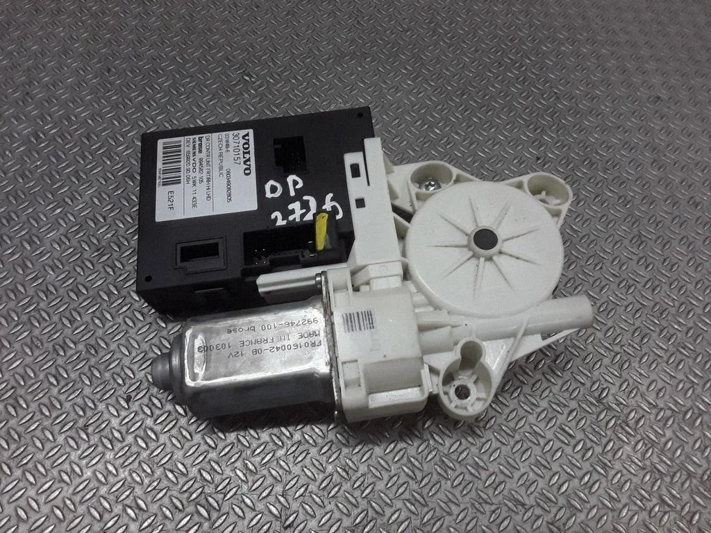 Front door window regulator motor – Volvo S40, V40 (1995-2004)