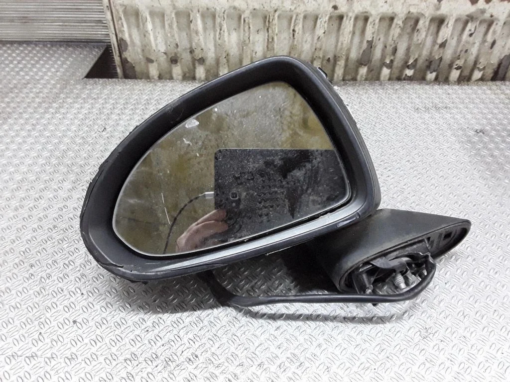 Esiukse elektriline välispeegel – Opel Corsa D (2006-2014)