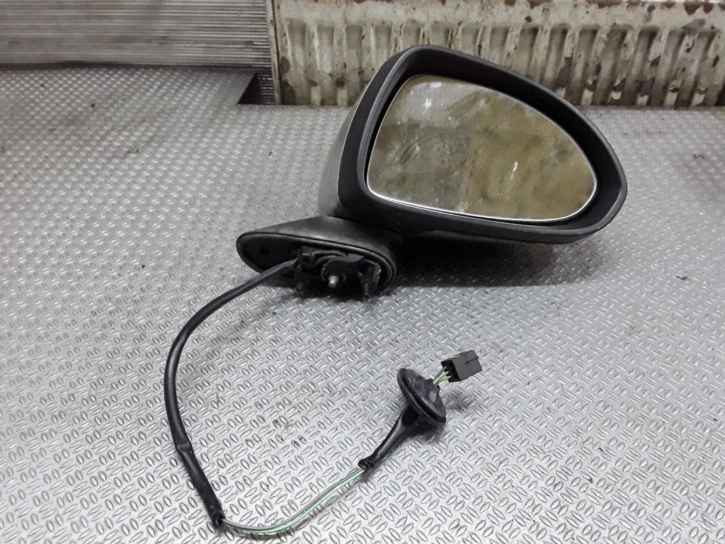 Esiukse elektriline välispeegel – Opel Corsa D (2006-2014)