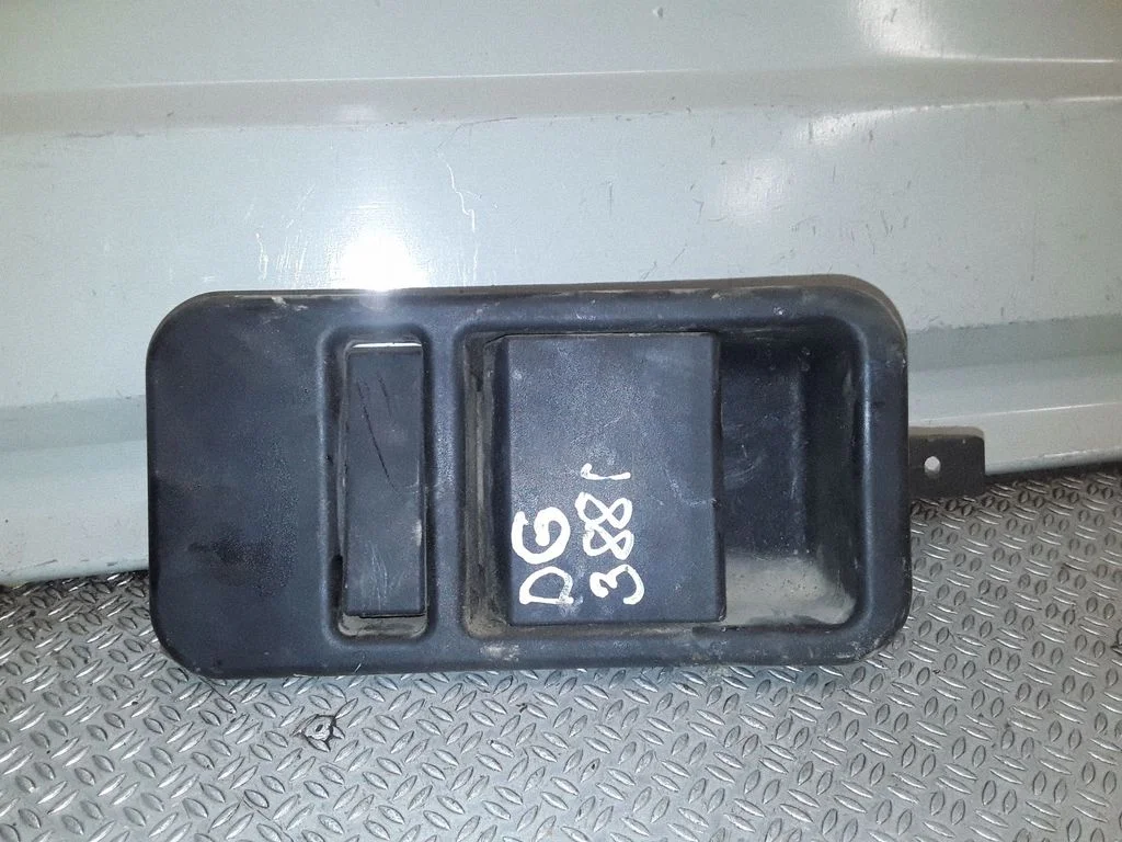 Loading door exterior handle – Iveco Daily 4th gen (2006-2011)