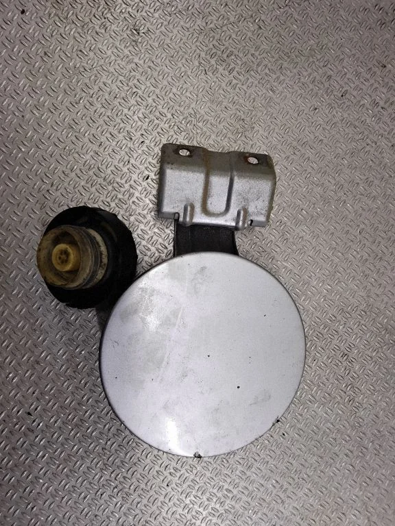 Fuel tank cap – Mitsubishi Grandis (2003-2011)