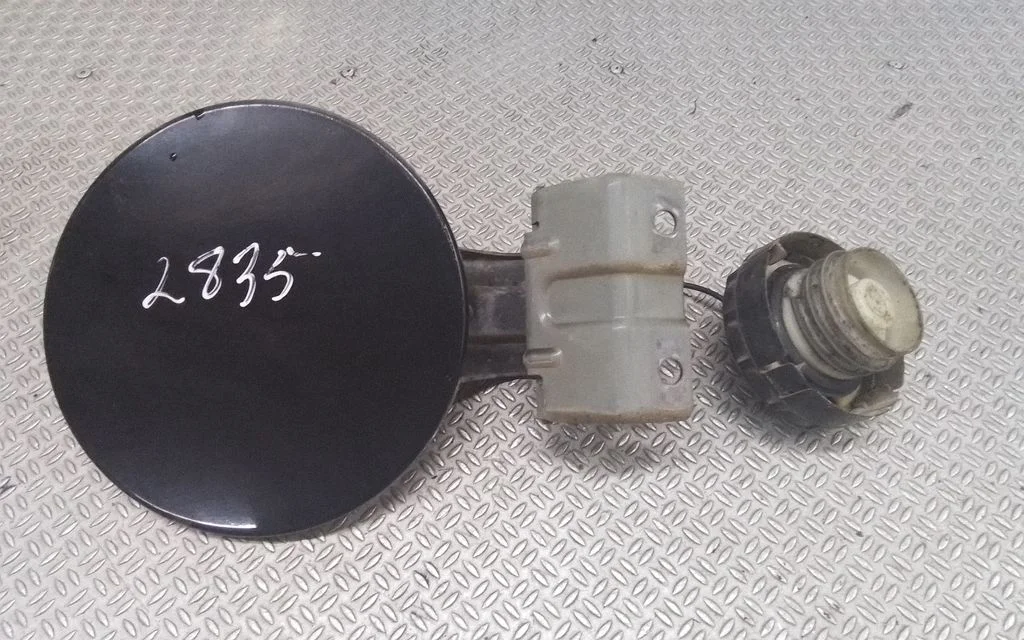 Fuel tank cap – Mitsubishi Grandis (2003-2011)